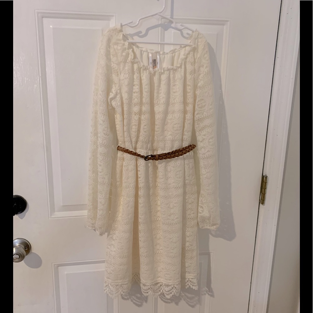 Adorable Girls lace dress with brown leather belt. Size XL (14/16)
